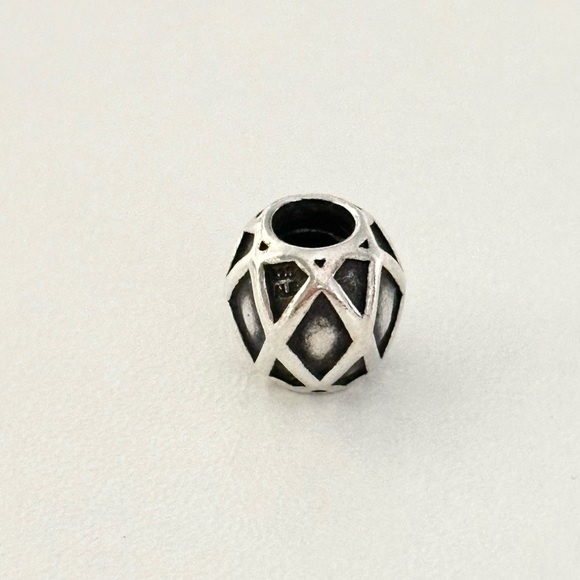 Pandora 925 Criss Cross Web Rare Retired Bead Charm - Picture 4 of 5